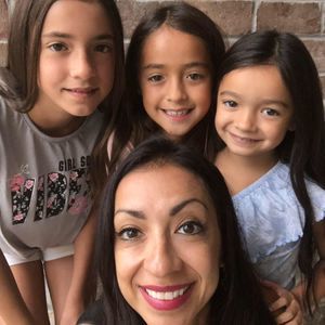 Meet your Posher, Claudia